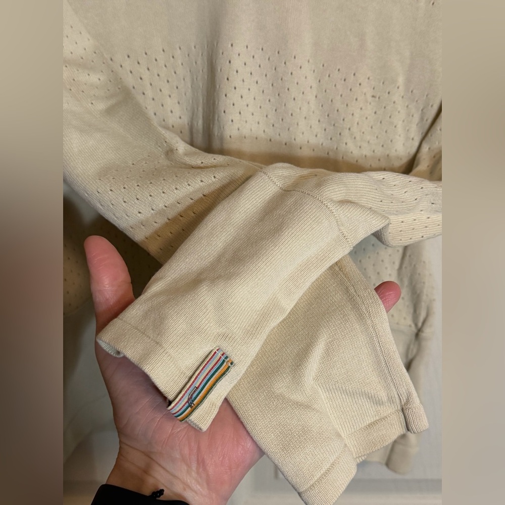 Lolë women’s small Hooded Sweater beige - Picture 3 of 7